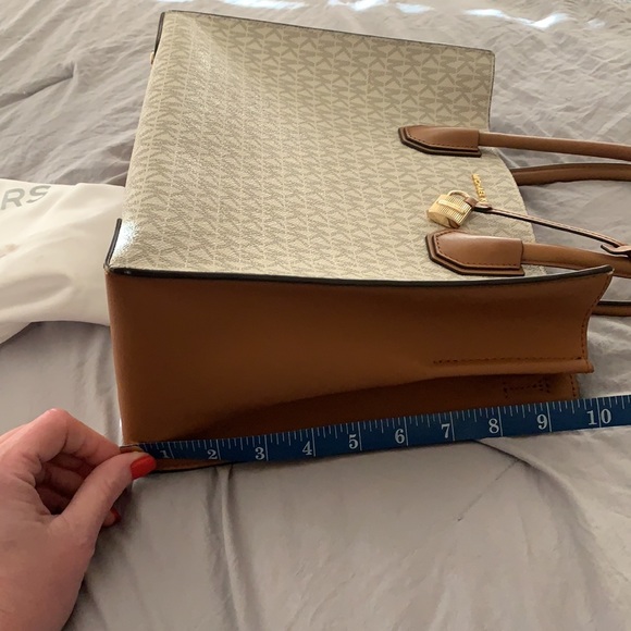 Michael Kors handbag - Picture 9 of 11